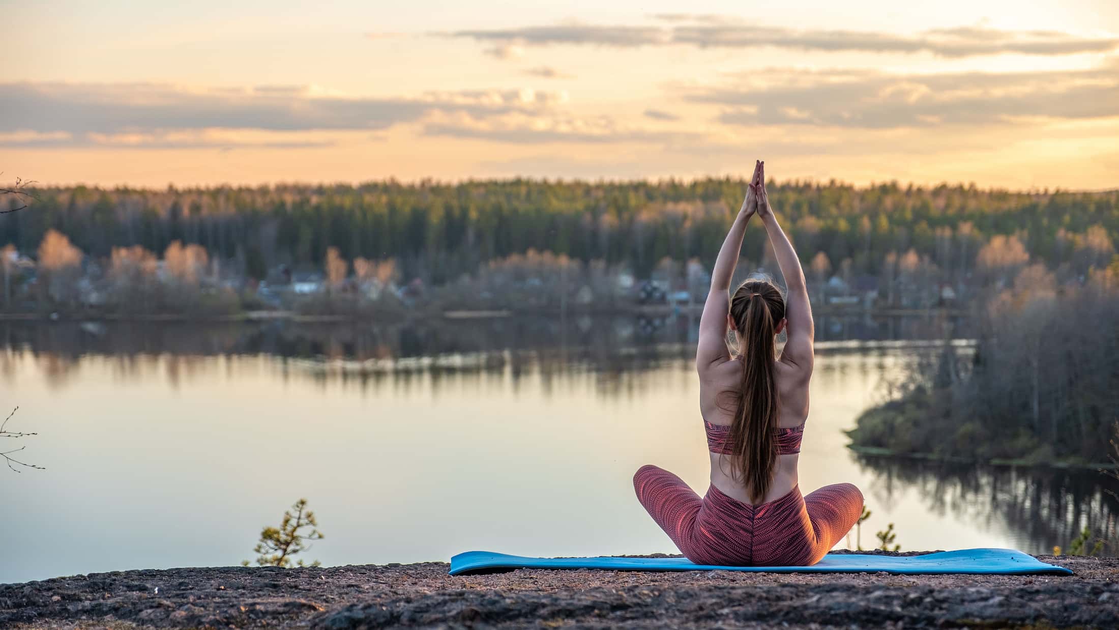 Yoga-mit-Mady-Morrison-Yin-Yang-Yoga-Mit-Mady-Morrison-zu-innerer-Balance