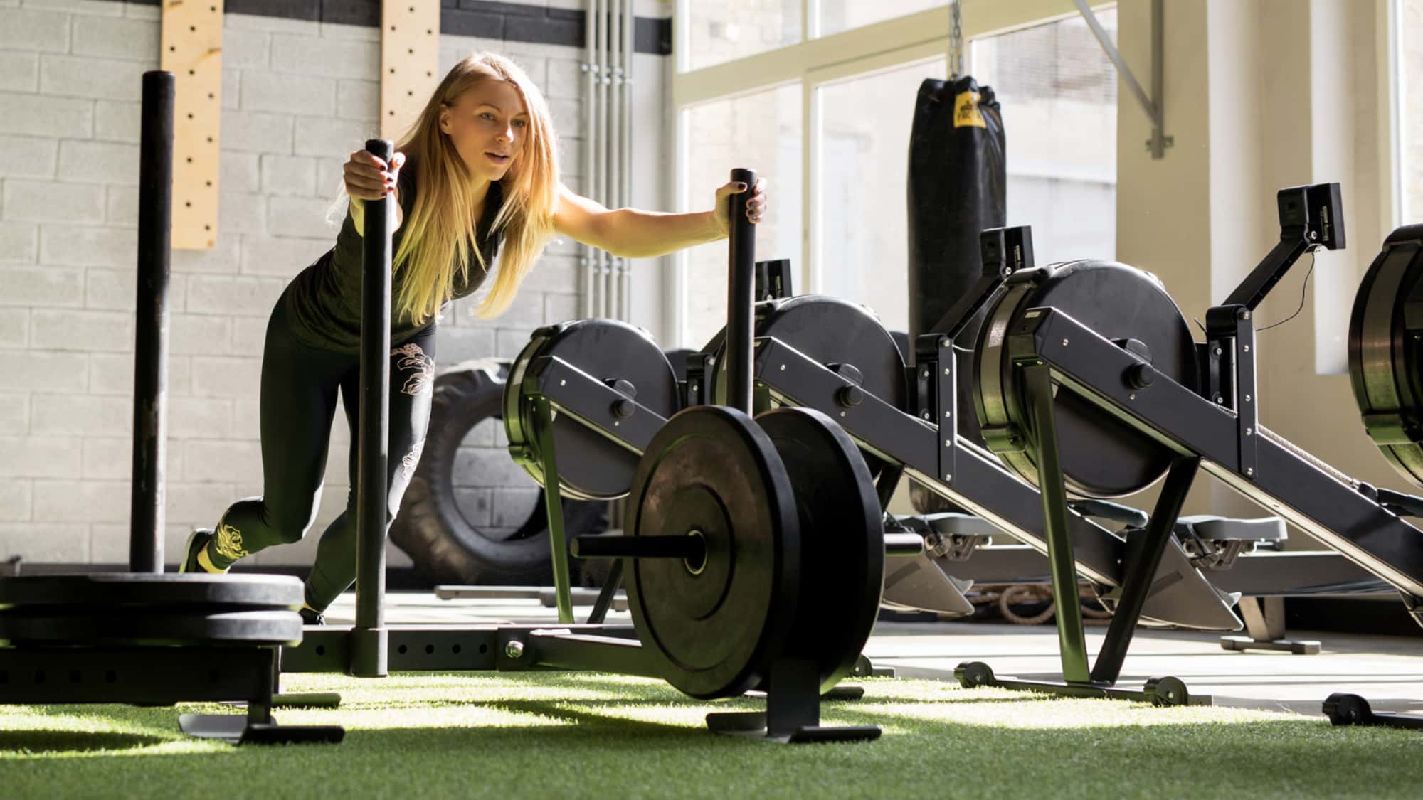 Power-Challenge-Hyrox-f-r-Frauen-So-rockst-du-das-h-rteste-Fitness-Event-der-Welt
