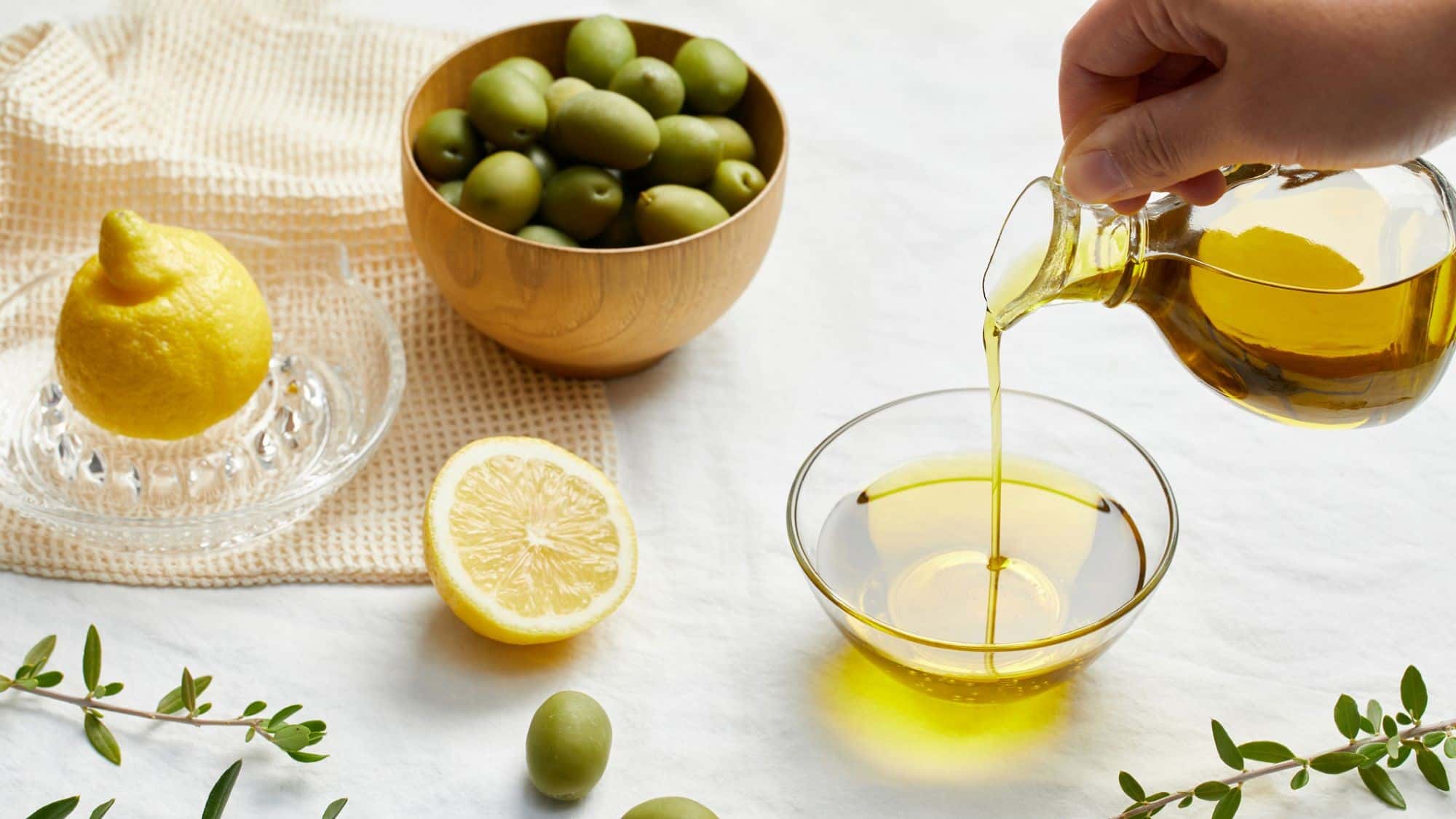 Oliven-l-und-seine-Wirkung-Oliven-l-trinken-Gesundheit-pushen-Fakten-statt-Mythen