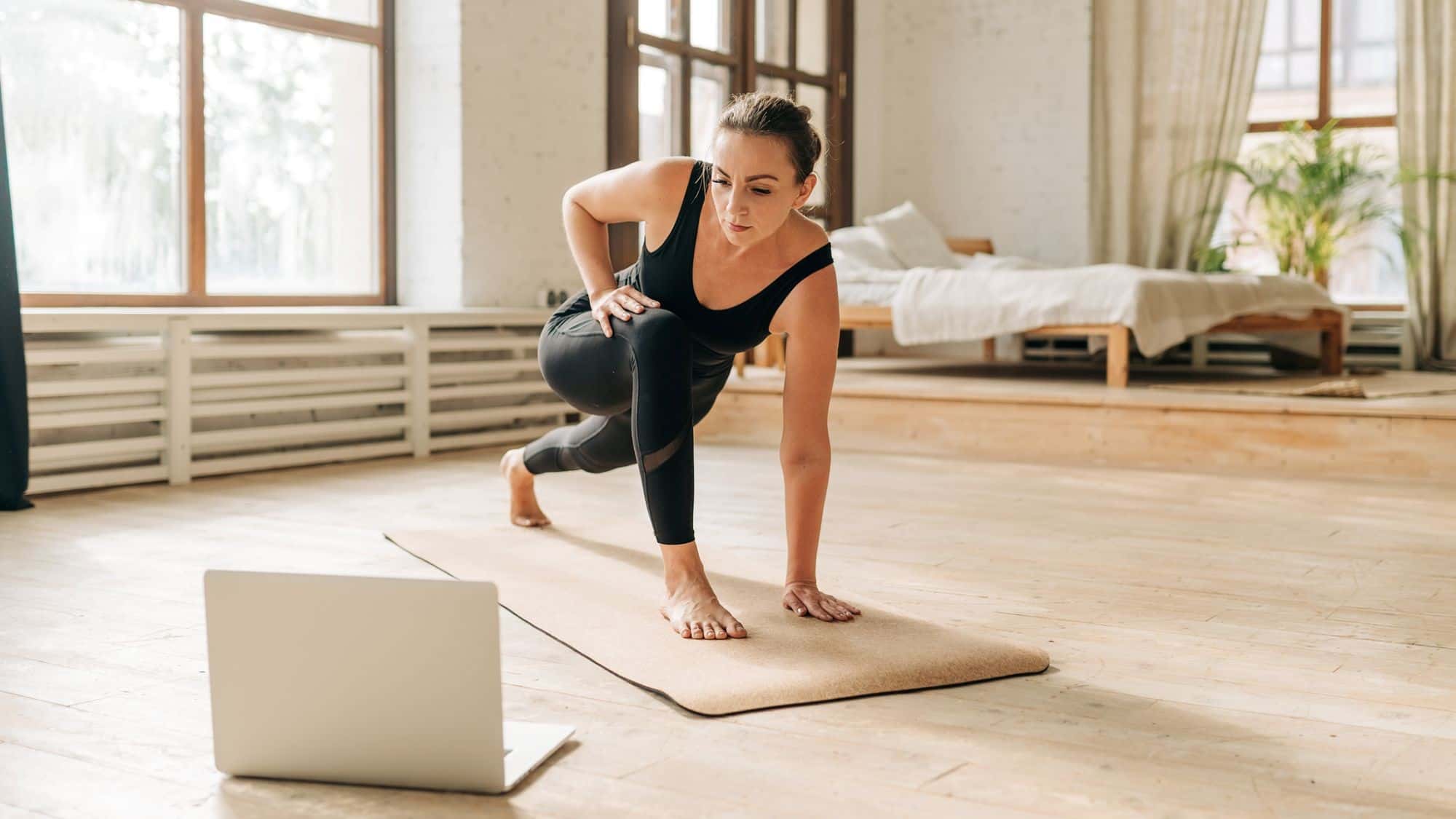 Connected-Yoga-und-Achtsamkeit-Warum-deine-n-chste-Yogalehrerin-eine-KI-sein-k-nnte