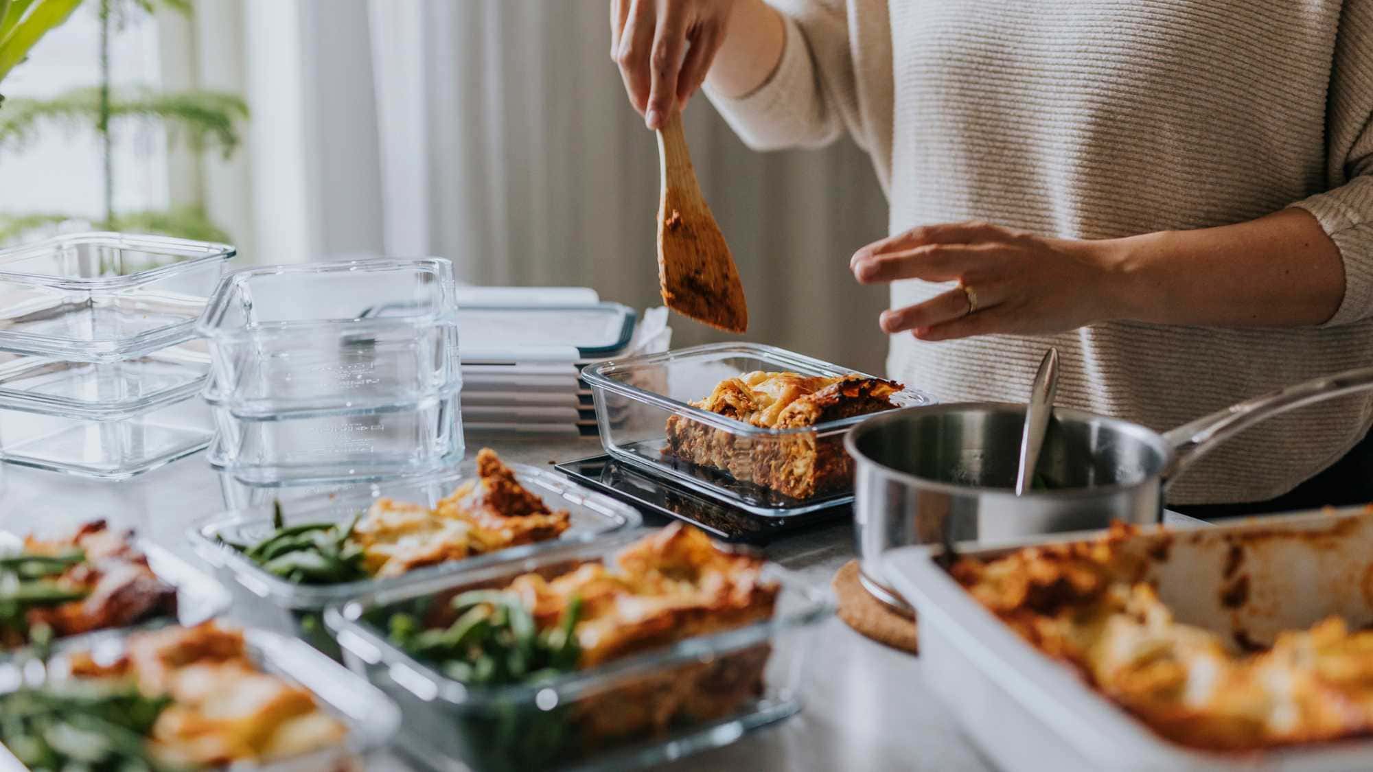 neues-jahr-neue-routinen-meal-prep-f-r-eine-woche-frauen-starten-smart-ins-jahr
