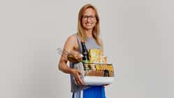 Anika Magenheim zeigt die Dinge, die sie nicht mehr essen darf: Gluten- und Histaminhaltiges
