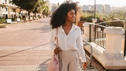 Deshalb solltest du Walking-Yoga ausprobieren