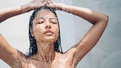 Morgens kalt duschen für eine frische Haut 