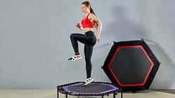 Trampolin springen als Fitness-Einheit 