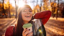 Herbstmüde. 6 Wachmacher und wann sie Kaffee schlagen