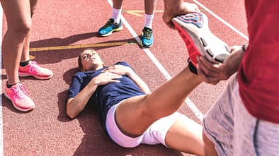 Sportliche Frauen sollten bei der Wahl ihrer Krankenkasse auf Zusatzangebote für Sportler achten