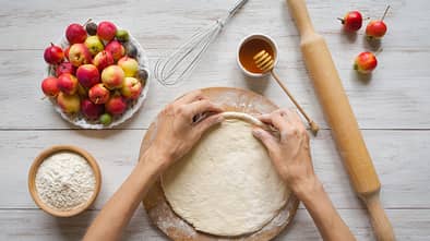 So backst du gesunden Apfelkuchen