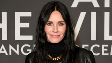 Courteney Cox lächelt in die Kamera 