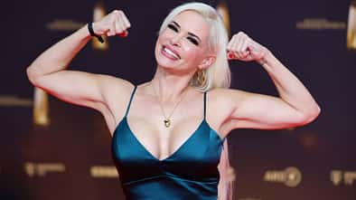 Daniela Katzenberger auf dem roten Teppich für den Deutschen Fernsehpreis