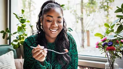 So lernst du Achtsamkeit beim Essen