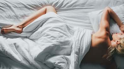 Deshalb solltest du ohne Pyjama schlafen Deshalb solltest du ohne Pyjama schlafen