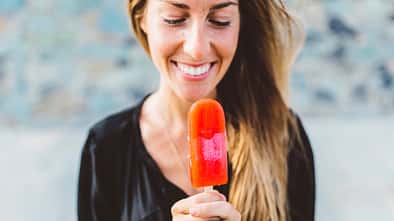 Popsicle-Rezepte: 8 Ideen für gesundes veganes Eis am Stiel