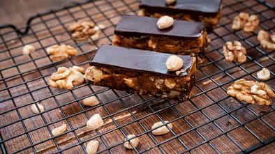Vegan snickers cake