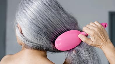 Graue Haare richtig pflegen