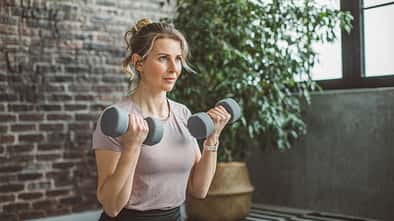 Mehr Muskeln = mehr Jahre Muskelkraft & Longevity bei Frauen