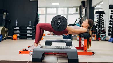 Hip Thrusts richtig machen: Die Übung für den Po