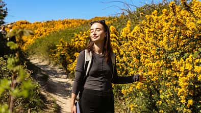Rausgehen im Frühling für mentale Gesundheit 