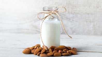 Wie wäre es mit Mandel- statt Kuhmilch?
