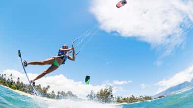 Wir klären die spannensten Fragen rund ums Thema Kitesurfen