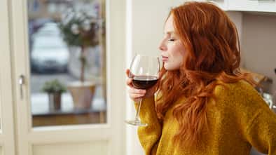 Bei Frauen können schon geringe Mengen Alkohol die Gesundheit gefährden