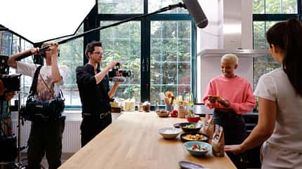 Worauf kommt es bei der Ernährung an? Maduo und Paulina wissen, wie sie ihr Food-Know-how weitergeben. Worauf kommt es bei der Ernährung an? Maduo und Paulina wissen, wie sie ihr Food-Know-how weitergeben.