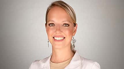 Ernährungsumstellung, ganzheitliche Medizin, Hormontherapie, Expertin Nadine Ribeiro, Expertin für ganzheitliche Medizin und bioidentische Hormontherapie, ist der Challenge-Coach von Anika Magenheim