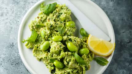 lunch,guacamole,snack,dip,plate,paste,bowl,vegetable,edamame,sum Green,Bean,Hummus