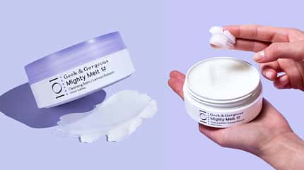 Durch die ölbasierte Formel bekommt Mighty Melt jedes Make-Up runter, um 13€.