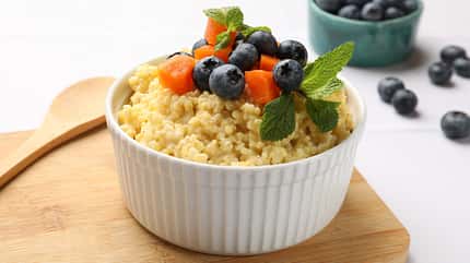 groats,lunch,gourmet,blueberries,white,dietary,grain,carbohydrat Tasty,Millet,Porridge,With,Blueberries,,Pumpkin,And,Mint,In,Bowl