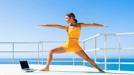 Floating Yoga & Pilates: Entspannung mit Meerblick 
