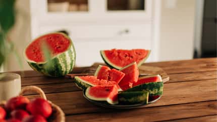 Wassermelone: Kalorien, Nährwerte & Abnehm-Tipps Wassermelone: Kalorien, Nährwerte & Abnehm-Tipps
