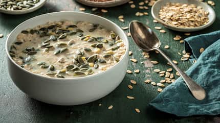 morgendliches Müsli in einer Schale morgendliches Müsli in einer Schale