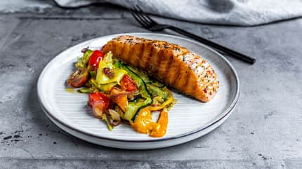 Fisch mit gegrilltem Gemüse Fisch mit gegrilltem Gemüse