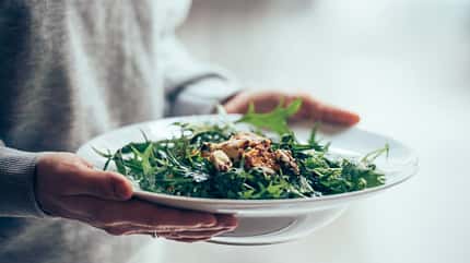 Salate können echte Sattmacher sein, wenn man die richtigen Zutaten verwendet Salate können echte Sattmacher sein, wenn man die richtigen Zutaten verwendet