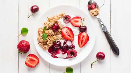 Haferflocken mit Beeren-Joghurt Haferflocken mit Beeren-Joghurt
