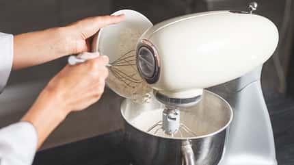 Eine Küchenmaschine nimmt Ihnen viel Arbeit ab