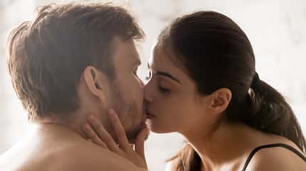 Auch für ihn ist beim Oralsex Nähe und Zärtlichkeit wichtig Auch für ihn ist beim Oralsex Nähe und Zärtlichkeit wichtig