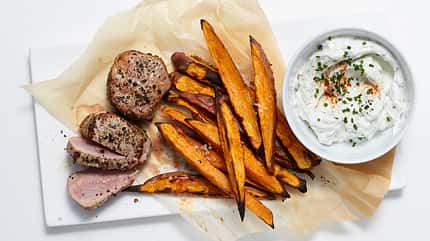 Zartes Schwein und knusprige Fries Zartes Schwein und knusprige Fries