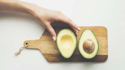 Avocados liefern gesunde ungesättigte Fettsäuren Avocados liefern gesunde ungesättigte Fettsäuren