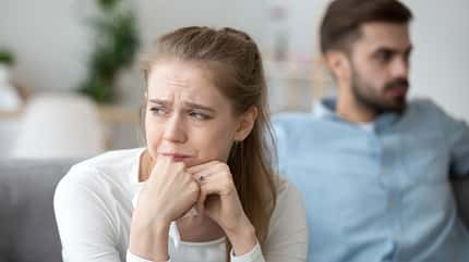 Starker, plötzlicher Liebeskummer kann das Broken-Heart-Syndrom auslösen.