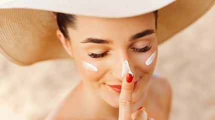 Sonnencreme, Hautschutz Sonnencreme sollte man nicht nur am Strand benutzen, sonst drohen Hautprobleme