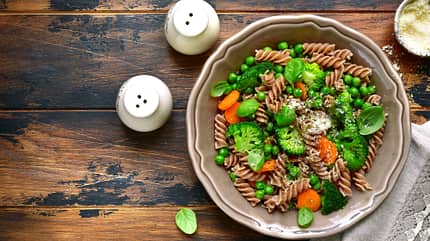 Wähle immer die Vollkorn-Variante, wenn du Pasta bestellst Wähle immer die Vollkorn-Variante, wenn du Pasta bestellst