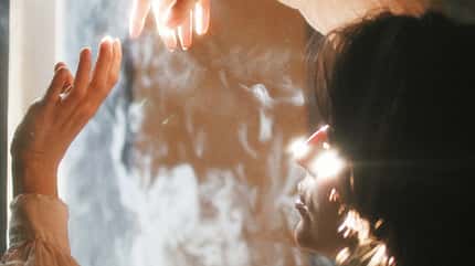Frau, Nebel, Licht Frau im Licht und Nebel