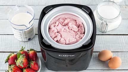 Mit einer Eismaschine lasen sich Eiscreme, Frozen Yogurt und Milchshakes zubereiten Mit einer Eismaschine lasen sich Eiscreme, Frozen Yogurt und Milchshakes zubereiten