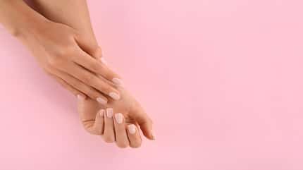Nagellacktrends 2021/Nude Nägel
