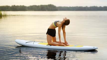 SUP-Yoga löst Stress besonders effektiv SUP-Yoga löst Stress besonders effektiv