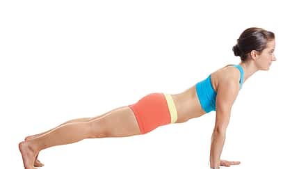 Den Körper entgiften beim Yoga: Brett Den Körper entgiften beim Yoga: Brett