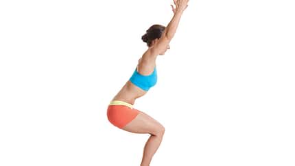 Den Körper entgiften beim Yoga: Stuhl Den Körper entgiften beim Yoga: Stuhl