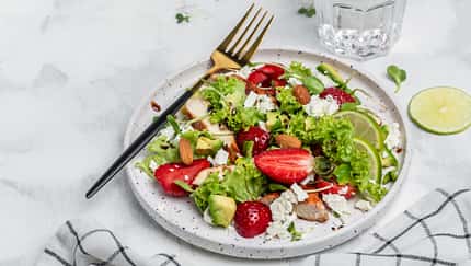 Leichtes Sommer-Food: 5 Abnehm-Rezepte mit Erdbeeren
